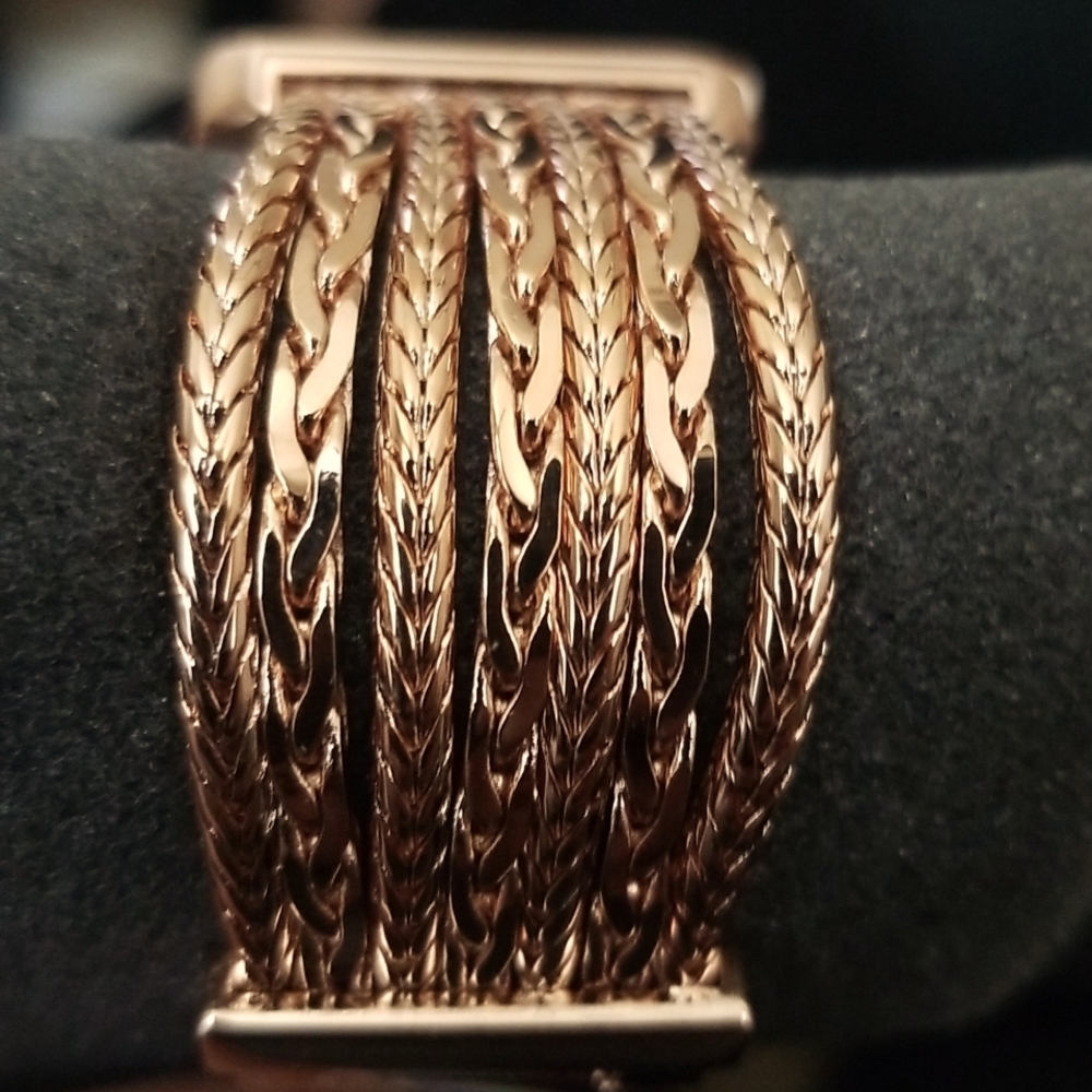 Watch - Picture 2 of 3